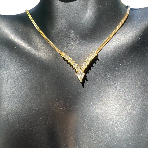 Vintage Christian Dior Gold-Tone Necklace With V-Shape Crystal Accents & Adjusta - Picture 7 of 9